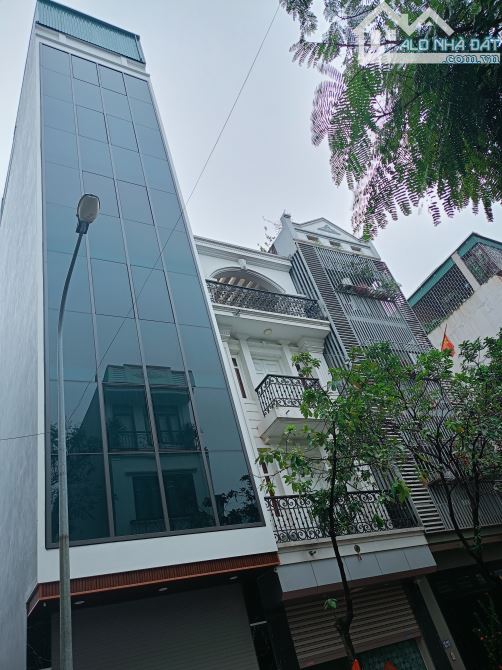 NHÀ KIẾN HƯNG GẦN NGÃ BA ĐƯỜNG Ô TÔ TRÁNH, VỈA HÈ,PHÂN LÔ, GARA Ô TÔ, THANG MÁY - hơn 14TỶ - 1