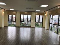 Cho thuê tòa nhà văn phòng tại Nguyễn Xiển.DT : 186 M * 6 Tầng + 1 Tum . Lô góc .Thông san - 2