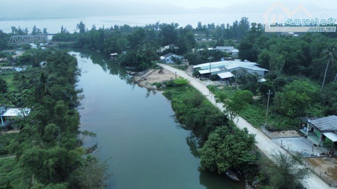 Thửa đất đẹp nhất khu Hói Dừa - 2 mặt tiền giáp sông - giá đầu tư - có sẵn 300 m2 đất ở - 2