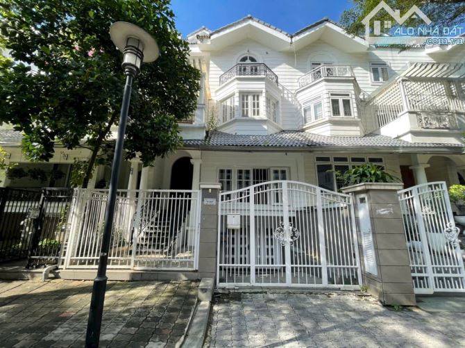 Bán Villa Nguyễn Văn Trỗi, P.1, Tân Bình - DT: 16mx14,5m. CN: 239m2 - 2 lầu - Giá: 47 Tỷ