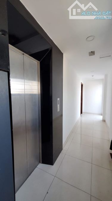 CHDV 6 TẦNG THANG MÁY KHU VIP PHAN XÍCH LONG - DÒNG TIỀN 130TR/TH - HẺM XE HƠI NGANG HƠN 8