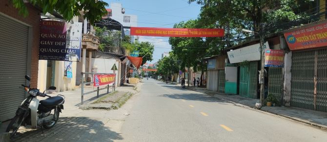 SỐC MẶT PHỐ  Ô TÔ ĐỖ TRÁNH - HƯƠNG MẠC - CHỦ BÁN GẤP LÔ ĐẤT  2.3 TỶ  210M2  X 9M - 1