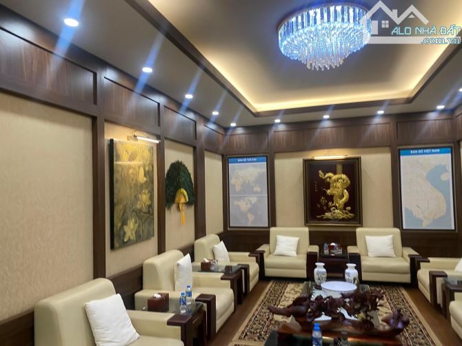 BÁN TOÀ BUILDING MẶT PHỐ BÀ TRIỆU - LÔ GÓC 2 MẶT PHỐ. 682m2 x 11T - MT30m - Giá 550 Tỷ. - 2