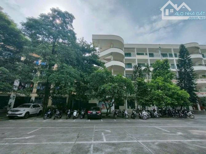 Cần CN gấp Trường Trung cấp (Liên cấp) – 5000m² đất sử dụng LÂU DÀI tại Long Biên,chỉ 185ỷ