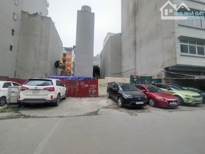 Bán đất mặt phố Trần Thái Tông. Dt 130m, mt 7m - vỉa hè rộng - kinh doanh. Giá 57 tỷ