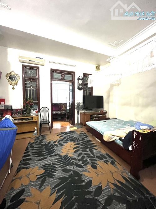 Mặt phố Tam Khương 5 tầng giá 28.4 tỷ