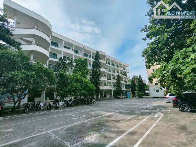 Cần CN gấp Trường Trung cấp (Liên cấp) – 5000m² đất sử dụng LÂU DÀI tại Long Biên,chỉ 185ỷ - 1