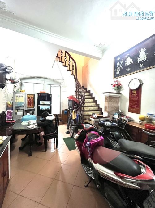 Mặt phố Tam Khương 5 tầng giá 28.4 tỷ - 2