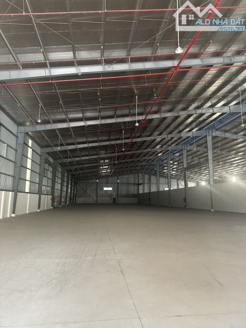 Cho thuê Kho - Xưởng mt KCN Cát Lái. 600m2. Trần cao 8m. Giá 30tr/th. đầy đủ PCCC. CONT - 4