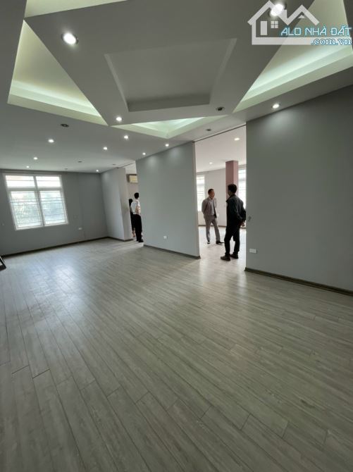 Cho thuê văn phòng Nguyễn Tuân, sàn vp 100m2/tầng, thông sàn , vị trí trung tâm thanh xuân - 4