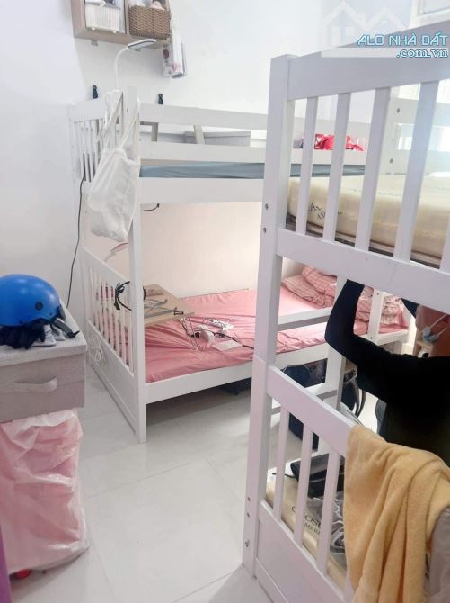 Bán gấp Tòa nhà 4 tầng. 80m2. Dòng tiền 70tr/th ngay Nguyễn Duy Dương. Giá tốt - 6