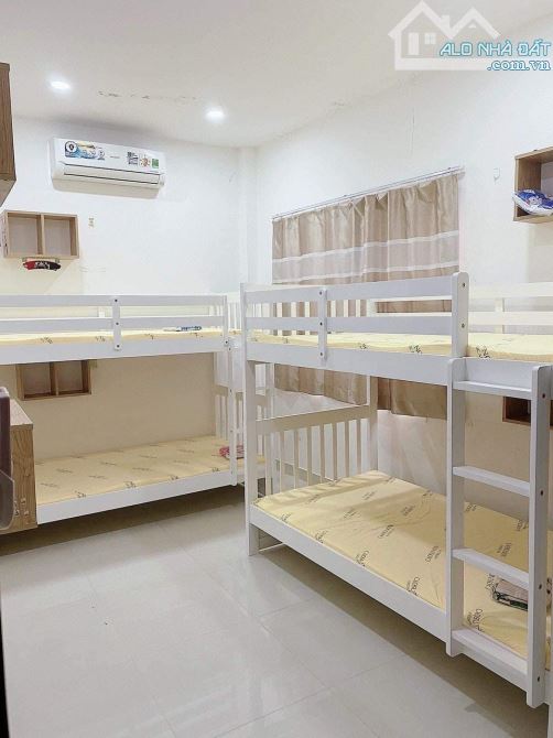 Bán gấp Tòa nhà 4 tầng. 80m2. Dòng tiền 70tr/th ngay Nguyễn Duy Dương. Giá tốt - 8