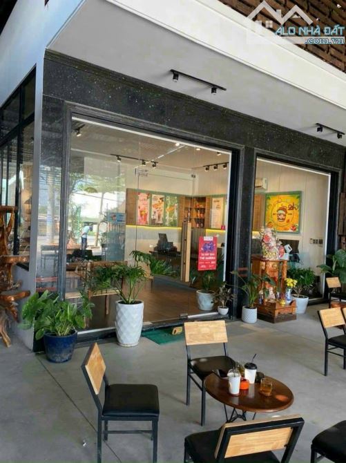 Nhà mặt tiền Trần Đại Nghĩa,lộ mới đẹp 30m,có 1630m2 thổ cư chỉ 50 tỷ quá rẻ