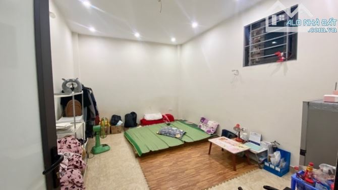 Bán Nhà Lĩnh Nam, 41m2, 5 Tầng, 3.8 Tỷ, Đang Cho Thuê 20 Triệu/Tháng