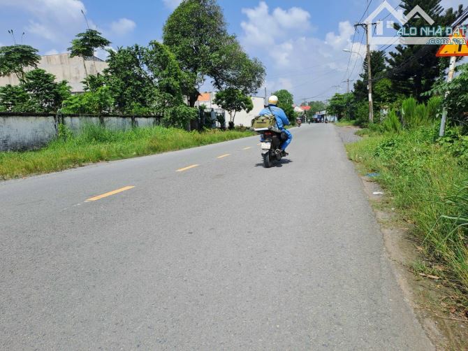 Đất làm kho xưởng biệt thự mặt bằng kinh doanh đường Sông Lu xã Hòa Phú Củ Chi, DT: 1238m2