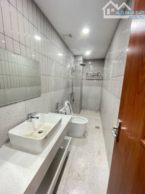 Bán nhà Hoàng Cầu, ô tô, kinh doanh văn phòng, NT Xịn, 76m2x3T, 17 tỷ - 5