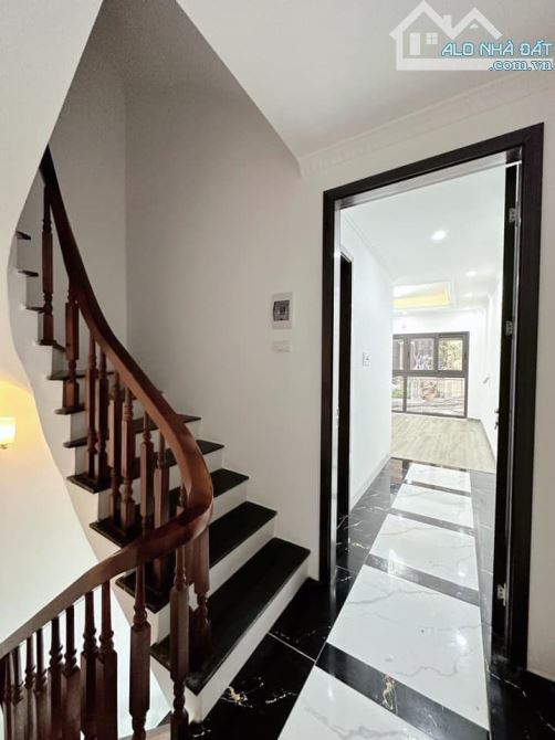 Bán nhà Văn Quán, 50m2, nhà 6 tầng, 2 thoáng, ô tô tránh, giá chào 8.2 tỷ còn thương lượng