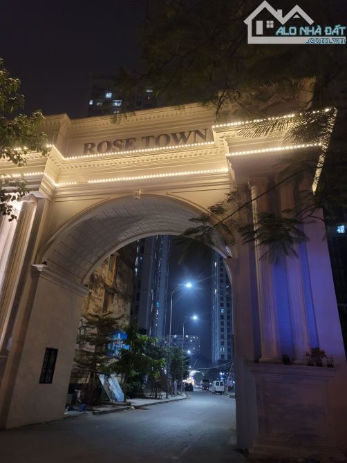 Cho thuê căn hộ DV1 Rose Town, 59 Ngọc Hồi 2 ngủ 2wc full đồ giá 10 triệu / tháng !
