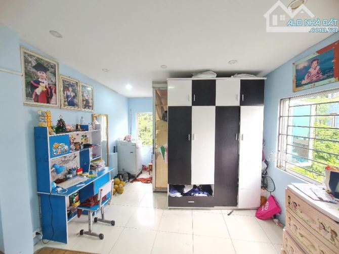 Bán Nhà Mặt Phố Ngọc Hồi, 50m2, 3 Tầng, Giá 5.5 Tỷ, Vỉa Hè Rộng,  Lô Góc, Kinh Doanh Đỉnh - 2