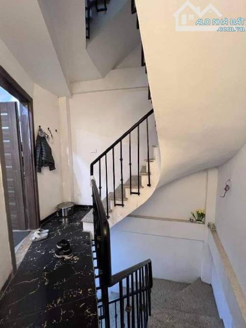 Bán nhà xã đàn 30m2 + (2m2 chưa sổ)- 7 tầng - giá 5,8 tỷ Ngõ rộng gần mặt phố- 8 phòng ngủ - 3