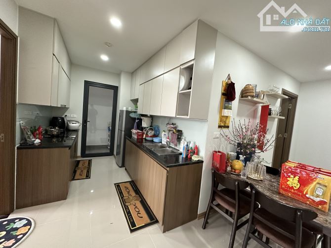 Cho thuê căn hộ DV1 Rose Town, 59 Ngọc Hồi 2 ngủ 2wc full đồ giá 10 triệu / tháng ! - 3