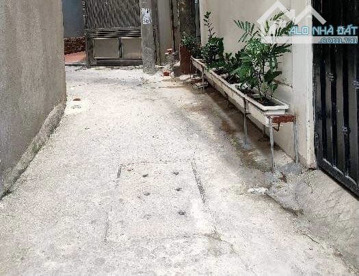 Bán nhà xã đàn 30m2 + (2m2 chưa sổ)- 7 tầng - giá 5,8 tỷ Ngõ rộng gần mặt phố- 8 phòng ngủ - 8