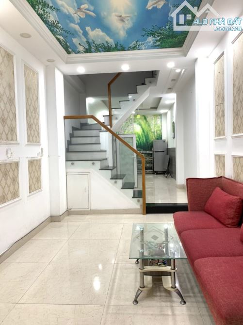 Bán nhà Phú Nhuận, 4 tầng giá 6 tỷ