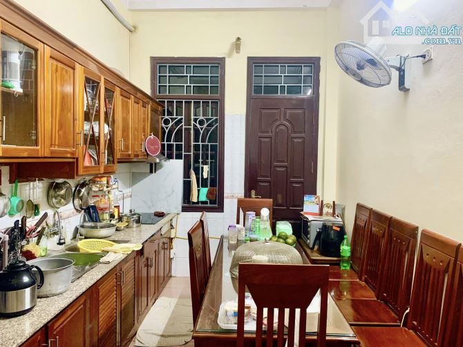 Bán nhà ngõ 77 Xuân La 59m2, MT 4m, 4 tầng, 6 ngủ, 2 thoáng, nhỉnh 6 tỷ