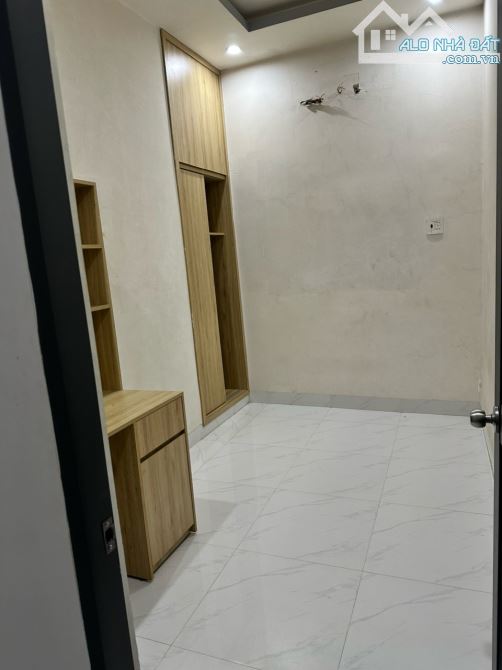 Bán nhà hẻm thanh niên 41m2 và 157m2