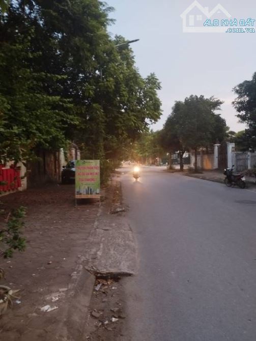 Bán nhà khu dịch vụ 6.9 ha Vân Canh, phân lô, vỉa hè, ô tô tránh, kinh doanh