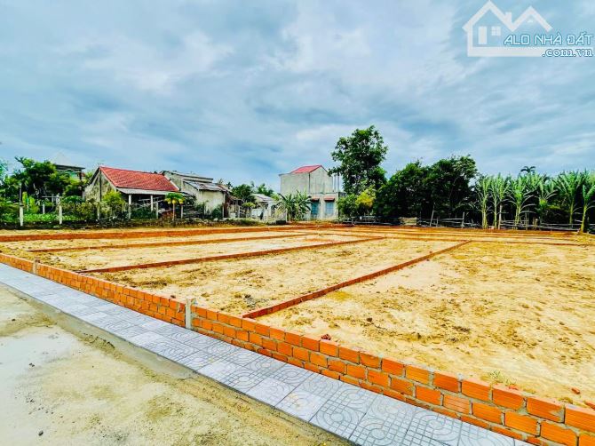 Cần bán lô 180m2 đất ở hoàn toàn cách ngã tư hoà khương Đà Nẵng 2km - Diện tích 180m2 - Gi - 2