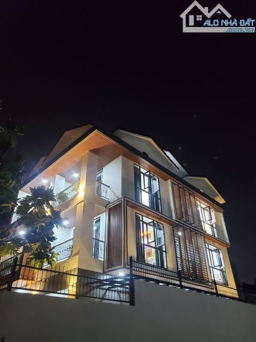 Biệt thự khu VIP Đại học văng lang p13 Bình Thạnh lô góc 200m2 - 4