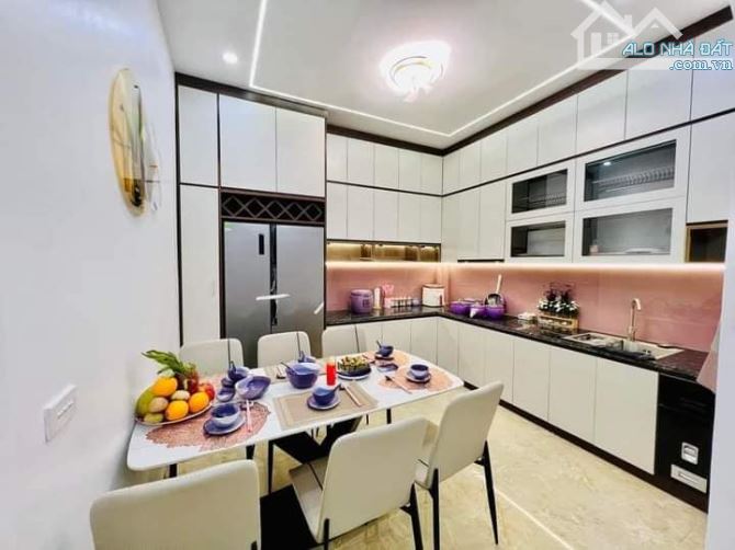 Mặt Phố.HÀNG MÃ ,Hoàn kiếm OTO KD ,Dt 51m, 6T, giá 35 tỷ có Thương lượng