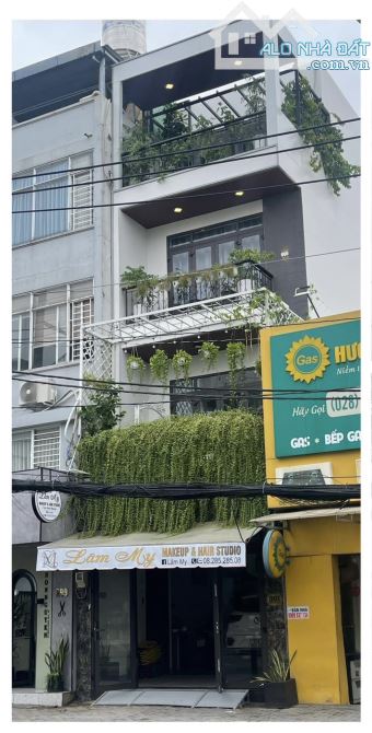RẺ NHẤT Q.3, mặt tiền  đường LÊ VĂN SỸ. Dt: 4.5m x 20m. Giá: 26.5 tỷ.