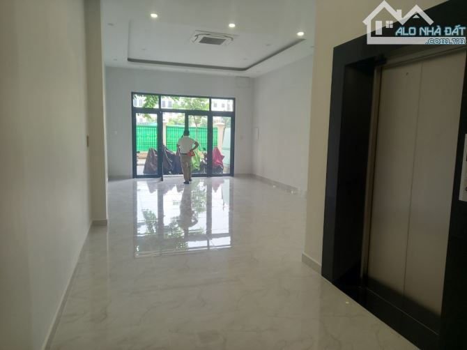 Biệt Thự 💦Cityland Park Hills💦 Phan Văn Trị P10💦6X20M.Hầm 4 Lầu Thang Máy💦7PN.38 TRIỆU - 12