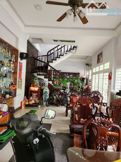 👉Bán Nhà 3Tầng Lô Góc 2MT đường Cao Xuân Huy, gần Đại Học Ngoại Ngữ- giá 8,8Tỷ