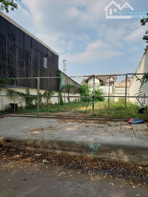 Bán khuôn đất đường số gần The Vista, P An Phú, Quận. DT: 8x25m, CN 207m2, giá 115tr/m2