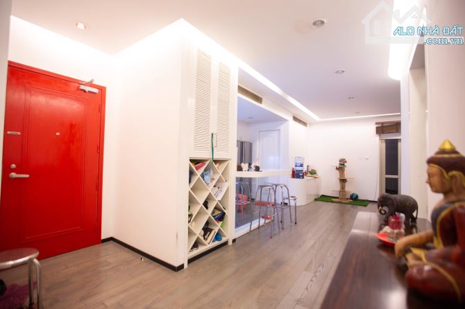 Cần bán gấp CC Đất Phương Nam Q.BT. DT 141m2, 2P, 2WC. Giá bán 4,5 tỷ