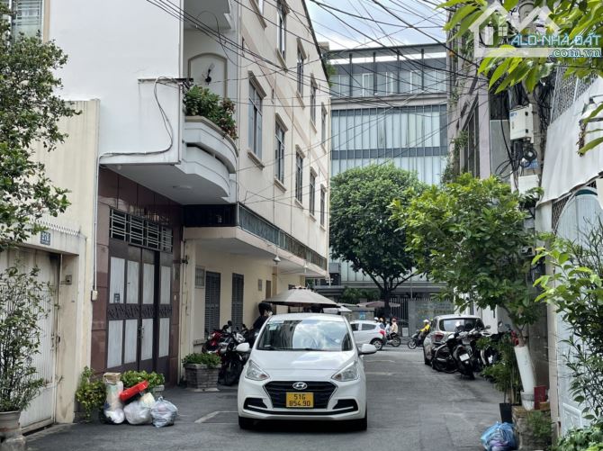 Bán đất Đường  Võ Thị Sáu,Quận 1. Diện tích : 13.5 x18m. Cn 238,8 m2 Giá 59 tỷ