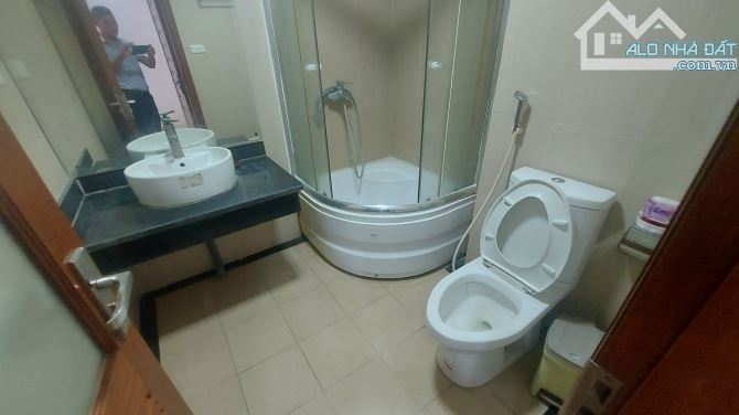 Cho Thuê CHDV Mặt Phố Lê Duẩn 75m2, 2pn 2Wc 1k, full đồ, thang máy, giá 12tr - 10