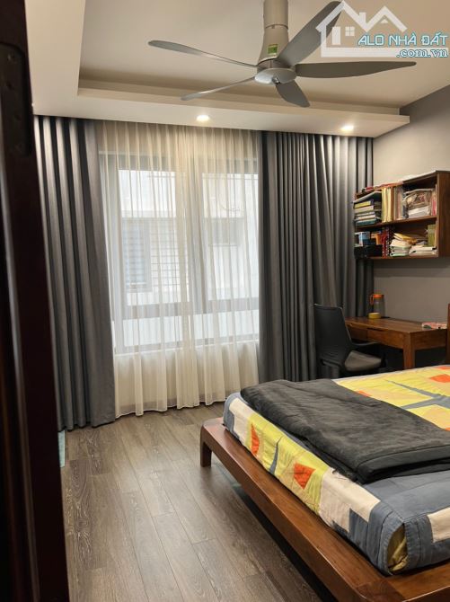 chủ bán căn liền kề góc đầu hồi Gamuda dt:145m2 4 tầng, view công viên giá 275tr/m2