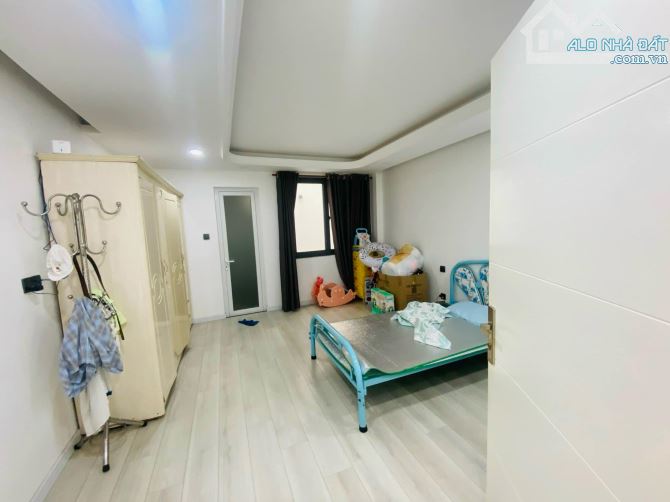 Chủ bán gấp, nhà 3 tầng, 169m2 đất, chỉ 14 tỷ 850, ngay chợ Bà Chiểu - 2