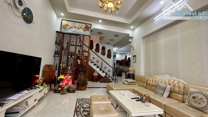 Giá 11.5 tỷ. Bán nhà 1T 1L khu cư xá Phúc Hải, P.Tân Phong. 11x21m. Đường 2 oto.