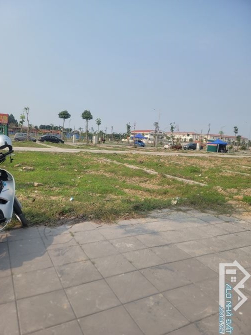 Cực kỳ Cần bán đất đấu giá Vân Hà ĐÔNG ANH đường 10 m vì hè 4M chỉ 65/ mét - 1