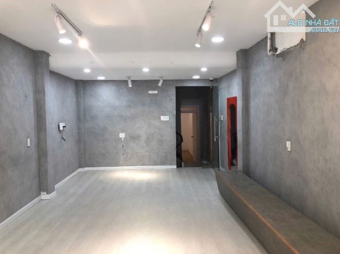 Cho thuê MT 47 Nguyễn Bỉnh Khiêm, Phường Đakao Quận 1. 5x20m 3 tầng Giá 50 triệu - 1