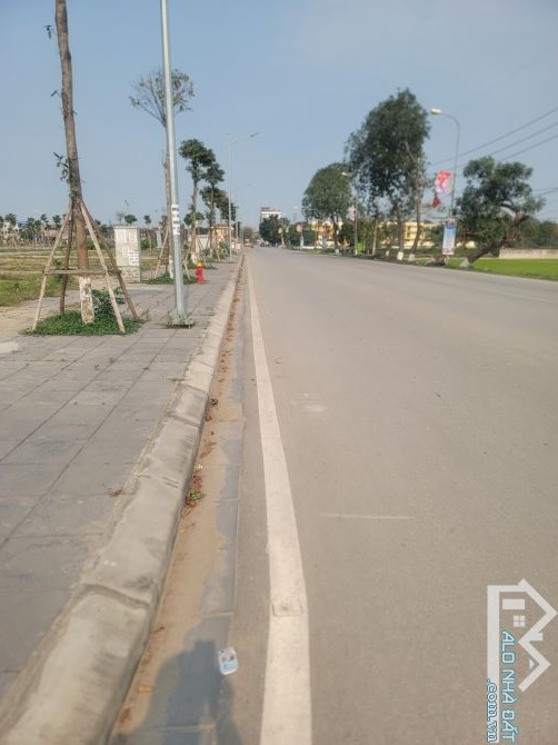 Cực kỳ Cần bán đất đấu giá Vân Hà ĐÔNG ANH đường 10 m vì hè 4M chỉ 65/ mét - 2