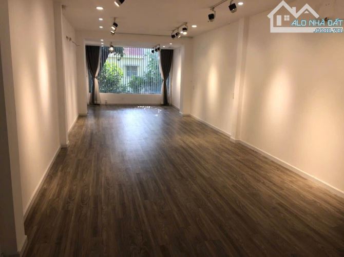 Cho thuê MT 47 Nguyễn Bỉnh Khiêm, Phường Đakao Quận 1. 5x20m 3 tầng Giá 50 triệu - 2