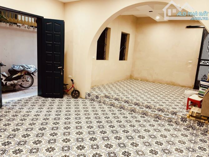 Bán nhà Đường Láng Dt 48m Mt 4m Cách mặt đường 30m Giá 4,8 tỷ - 2
