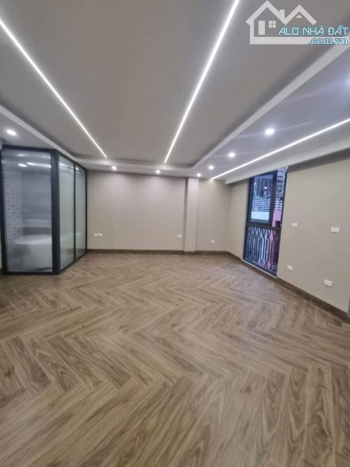 BUILDING PHỐ VIP NHẤT ĐỐNG ĐA - NHÀ ĐẸP THANG MÁY - MẶT TIỀN KHỦNG - Ô TÔ TRÁNH - 6
