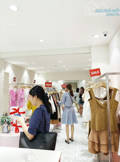 Cho thuê nhà mặt phố Xuân Thủy dt 170 mt 8m giá 65 triệu thông sàn